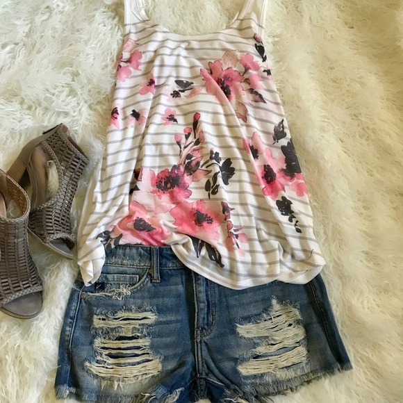 ❤️ SALE Floral & Stripe Tank Top Soft Fabric! - Picture 3 of 5